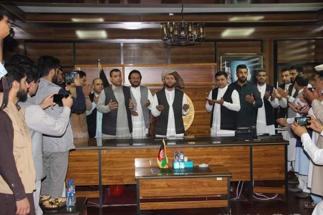 امرخېل: د فساد مخنيوي لپاره چوکۍ هم پريږدم