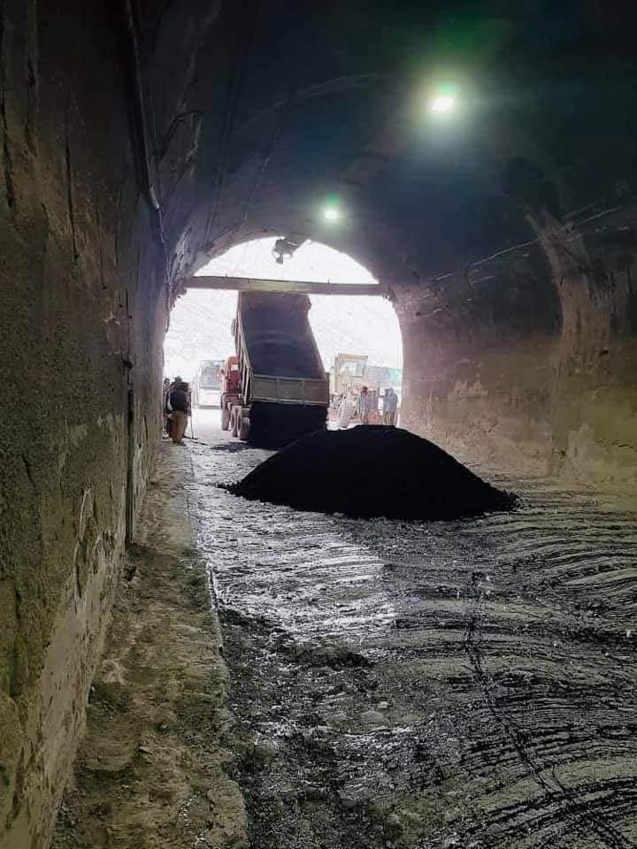 کار ترميم و اسفالت ريزى فرش تونل سالنگ آغاز شد