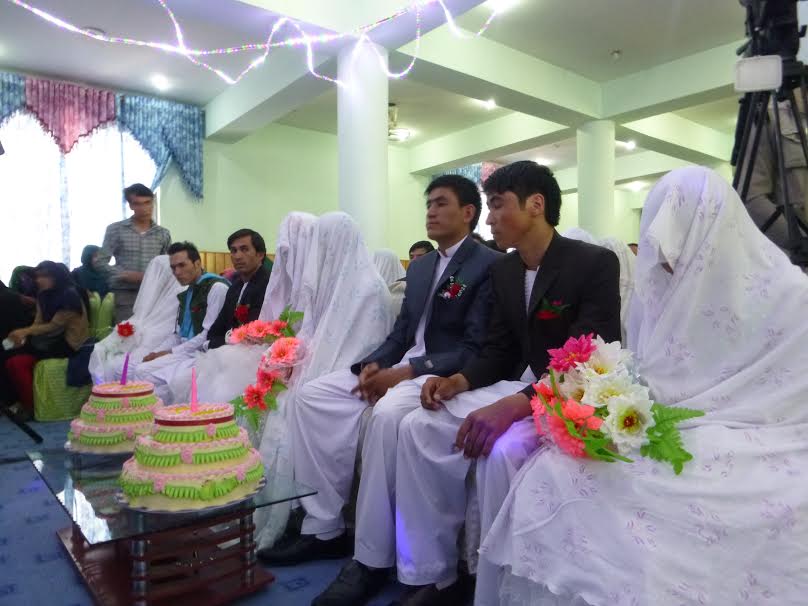 دريک محفل دسته جمعى در سرپل، ٤٣ زوج جوان عروسى کردند