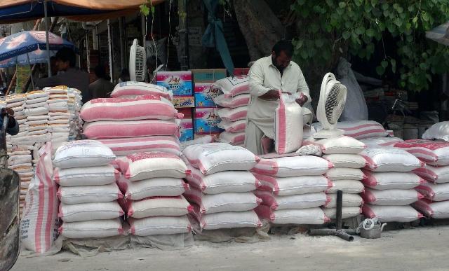 Gold, flour & rice prices down in Kabul