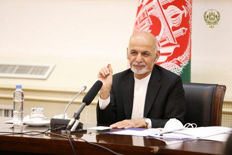 Ghani to meet govt negotiators, Khalilzad in Doha