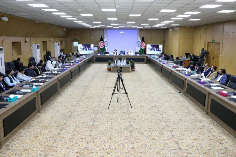 Afghan negotiating team, civil society discuss ongoing peace talks