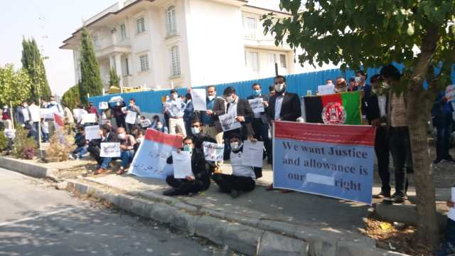 ایران ته د لوړوزده کړو لپاره تللي استادان (مدد معاش) غواړي