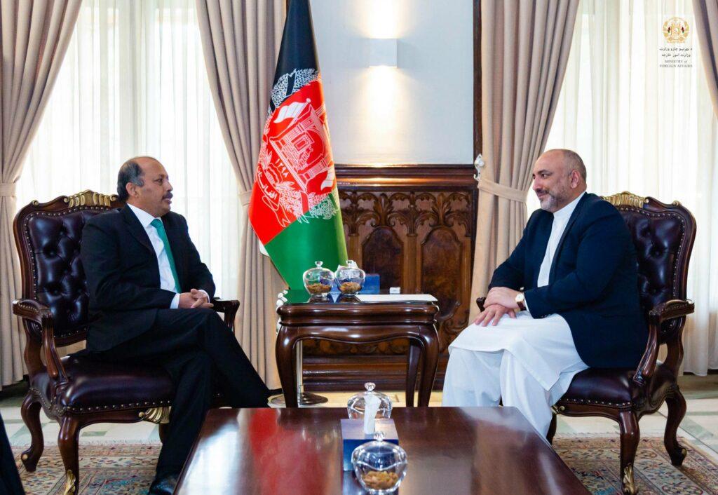 د پاکستان سفير: د وېزې نوې تګلارې سره به د افغانانو ستونزې هوارې شي