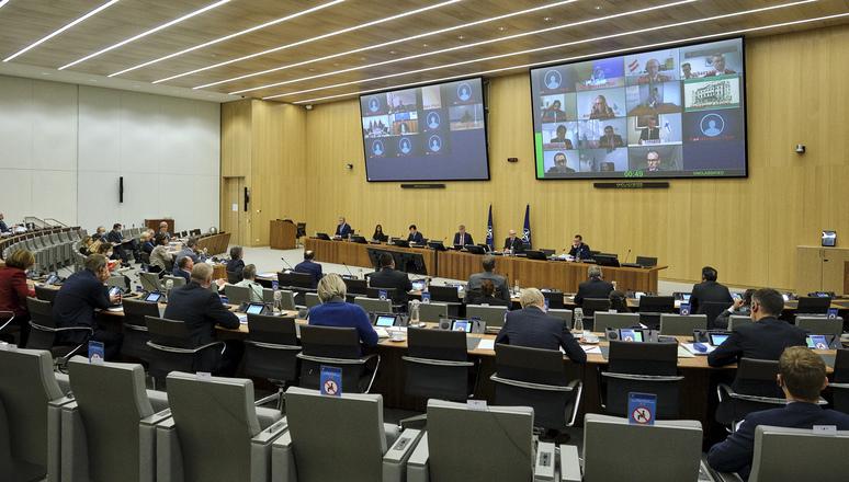 ناتو تا سال ٢٠٢٤ به حمایت مالی خود از نیروهای افغان ادامه می دهد