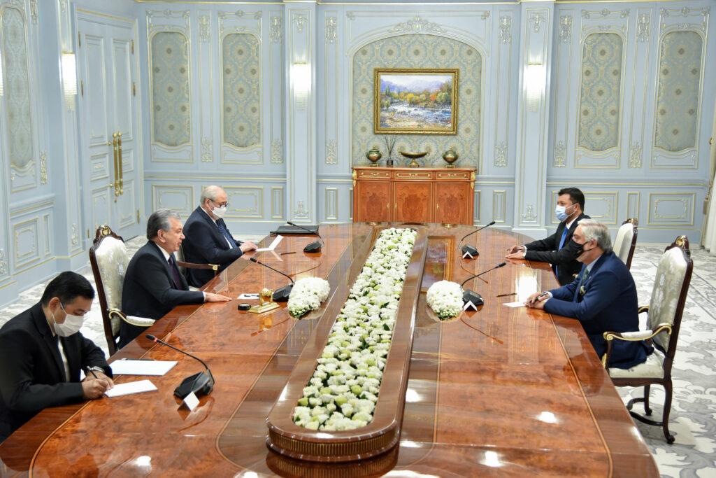 د ازبکستان ولسمشر: یوه له هیلو مې په افغانستان کې د سولې ټینګښت دی