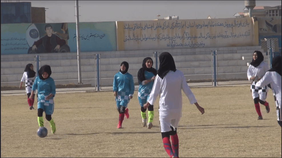 زنان فوتبالر در شهر شبرغان برای صلح دادخواهی کردند