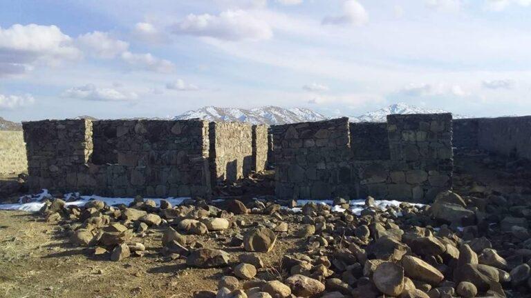 در پکتیکا به نام اعمار دو کلینیک ٢٠ میلیون افغانی گرفته شده؛ اما کارش تکمیل نشده است