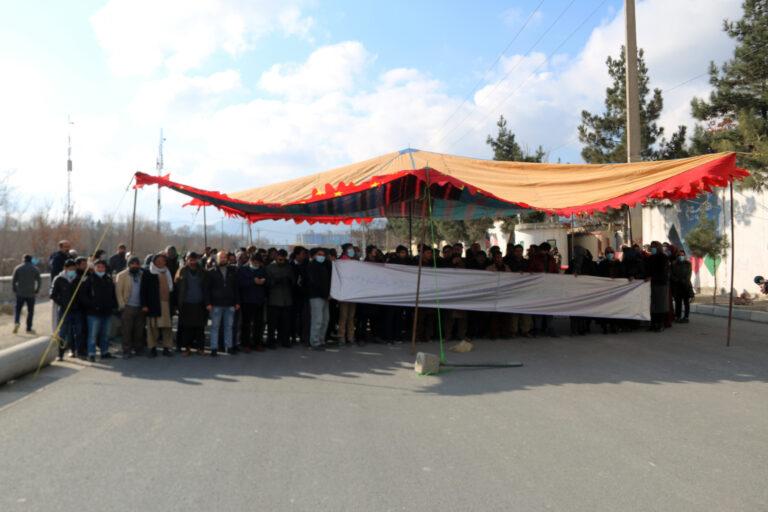 کارمندان تنقيص شدۀ وزارت معادن و پتروليم خيمۀ تحصن بر پا کردند