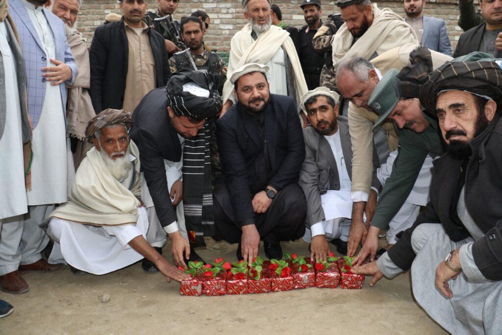 ننګرهار کې د ۷۸ ميليونه افغانيو په لګښت د يو سړک د جوړېدو کار پيل شو
