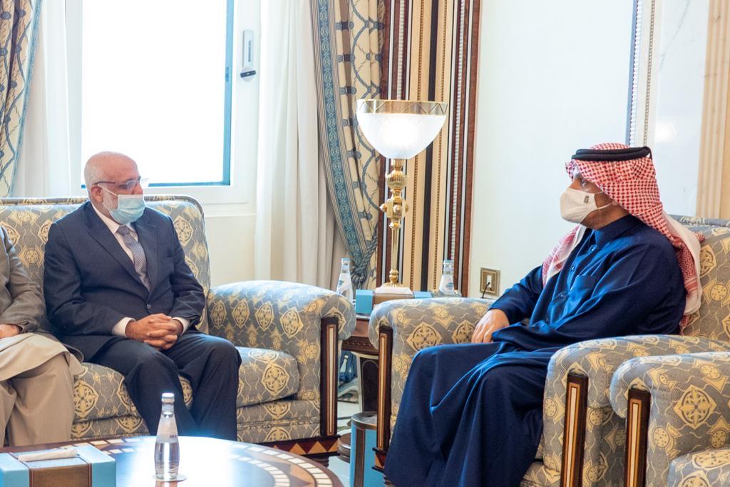  معصوم ستانکزی قبل از حرکت به کابل با وزیر خارجۀ قطر ملاقات کرده است