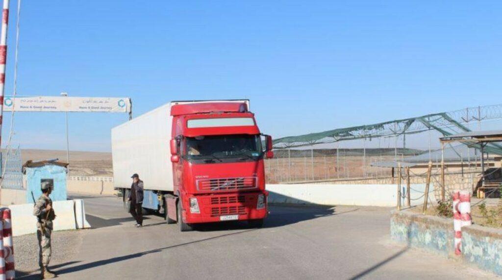 1st fuel imports enter Kunduz via Sherkhan in 10 years