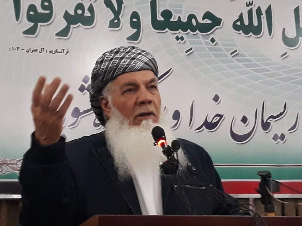 اسماعیل خان: جز از تشکیل حکومت موقت هیچ راه بدیل برای توافق با طالبان وجود ندارد