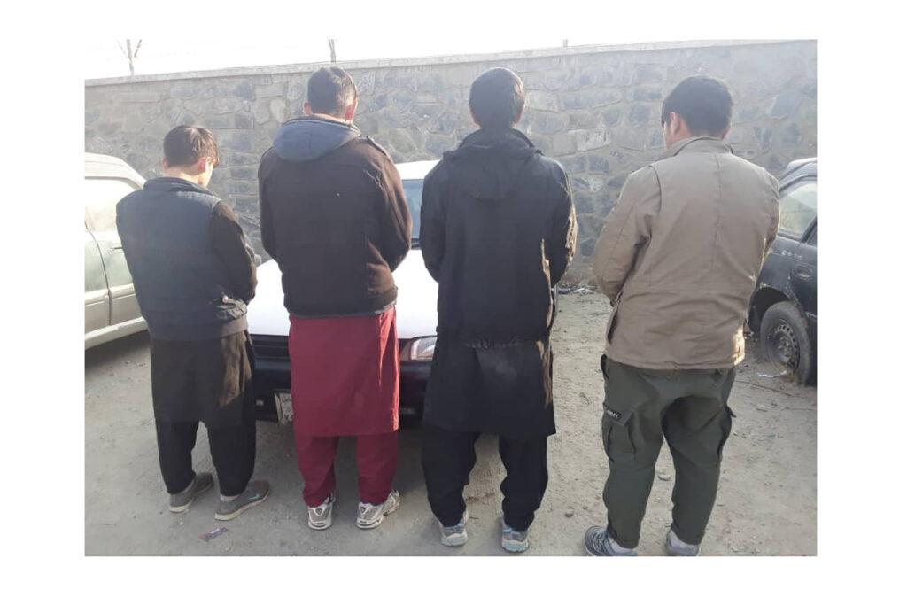 چهار تن با یک موتر دزدی شده در پروان بازداشت شده اند