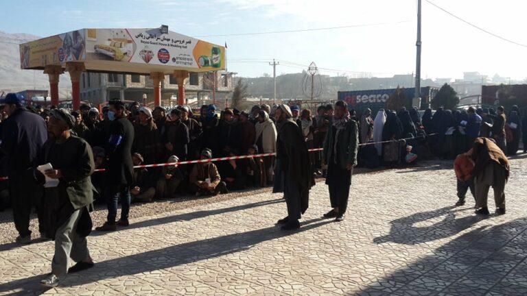 Samangan: Over 700 needy families get cash, blankets
