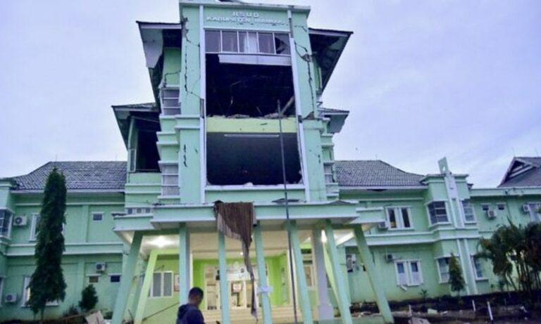 35 killed, hundreds injured as earthquake hits Indonesia
