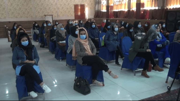 “زنان با اشکال مختلف در جامعۀ امروزی مورد خشونت قرار می گیرند”
