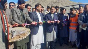 کرنې وزارت ننګرهار کې د ۲۸۹ ميليونه افغانيو په لګښت ګڼې رغنيزې پروژې پرانېستې