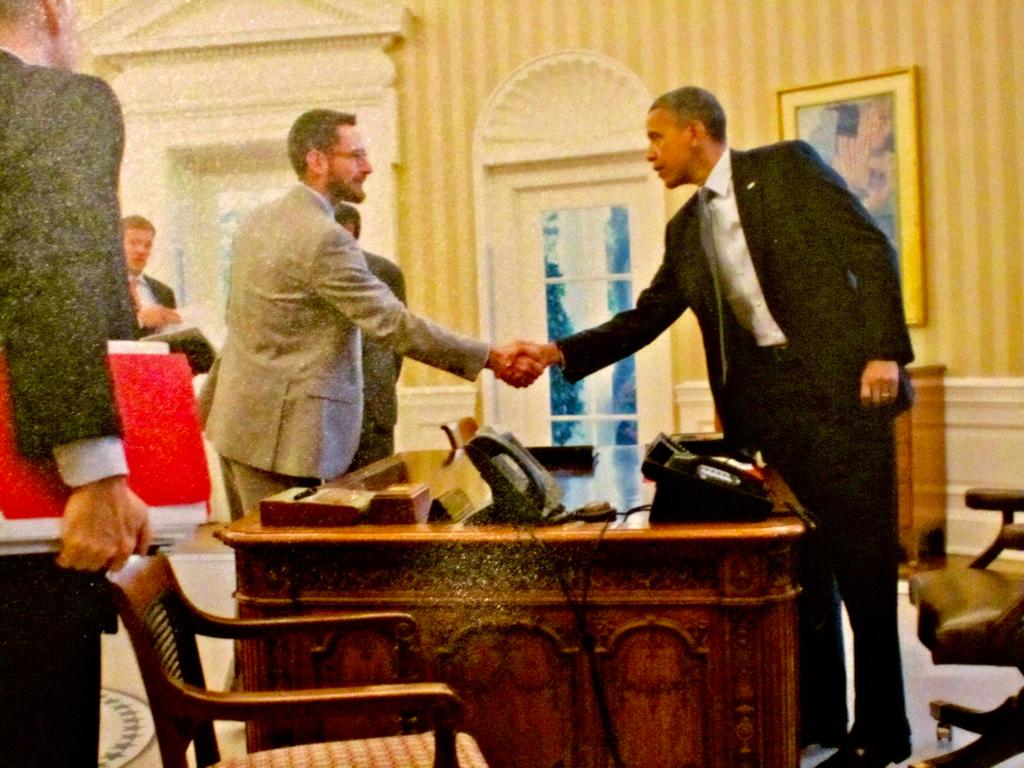 د زلمي خليلزاد نوى مرستيال څوک دى؟