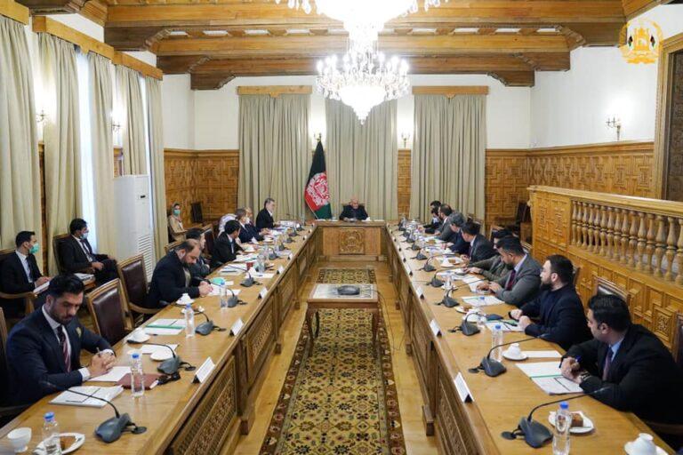 لایحه تنظیم امور دستفروشان و اخذ فیس از کراچی های آنان تایید شد