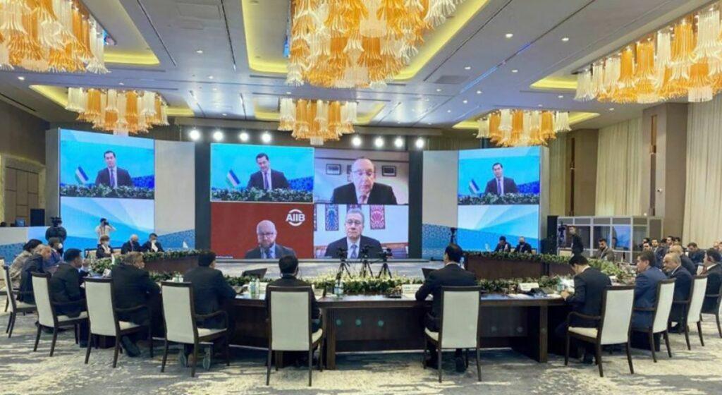 سند برنامه ‌ریزی و ساخت راه‌آهن مزارشریف – کابل – پشاور به امضا رسيد