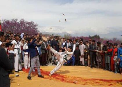 نهمین جشنواره هفت روزۀ گل ارغوان در چاريکار پروان آغاز شد