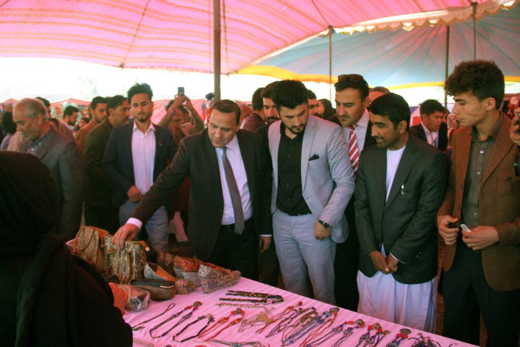 ده ها قلم تولیدات داخلی در یک نمایشگاه سه روزه در کابل، به نمایش گذاشته شد