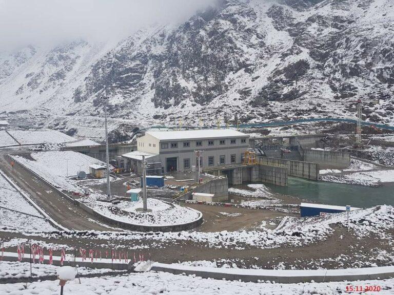 Unpaid Shurabak dam workers go on strike