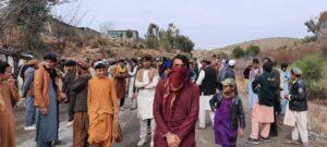 Khost’s Zazai Maidan residents protest road insecurity