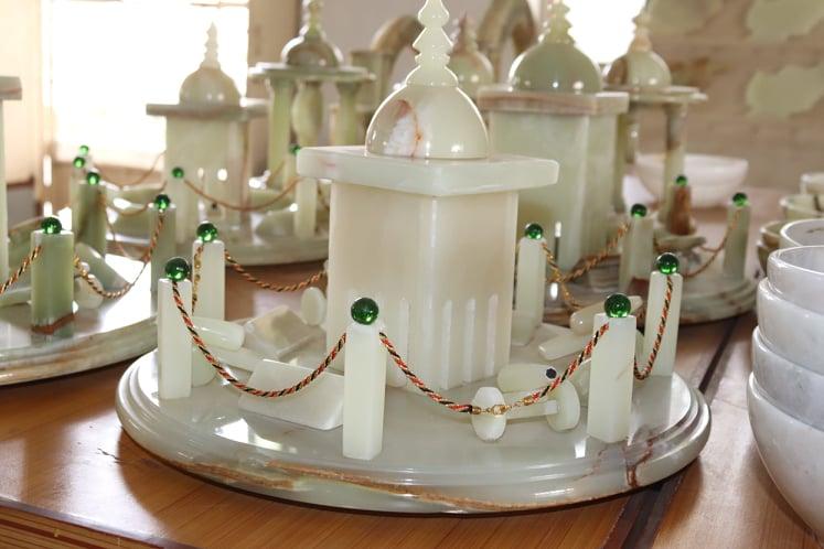 د حجارۍ او نجارۍ فابریکې تولید نړیوال بازار موندلی، مسوولین یې پراختیا ته د حکومت پام غواړي 