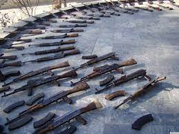 پولیس فاریاب ۶۲ میل سلاح را به پروسۀ دایاک سپرد