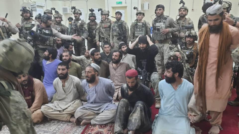 20 security personnel freed in raid on Taliban prison
