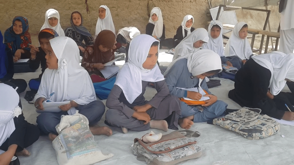 رئیس معارف جوزجان: طالبان مانع رفتن هزاران متعلم دختر به مکتب شده اند