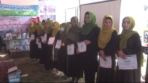 جوزجان کې ۷۲ ښځې له نهه میاشتني روزنیز حرفوي کورسه فارغې شوې