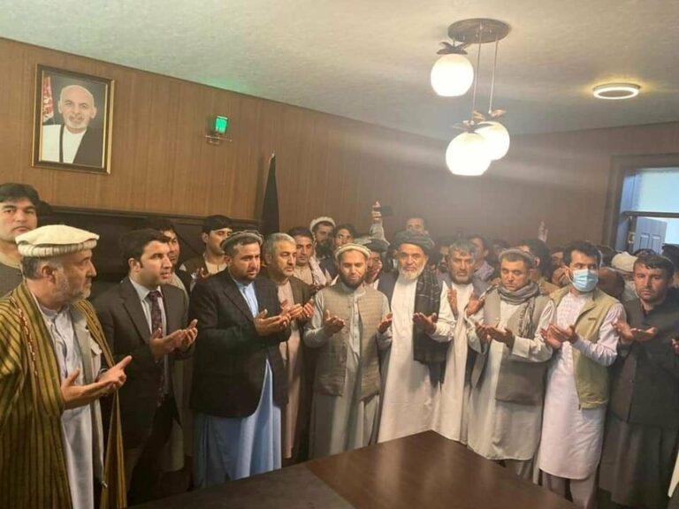 په بدخشان کې د نوي والي له معرفي کېدو سره سم لاریون کوونکو د تحصن خېمه لرې کړه