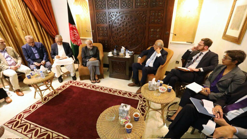 Govt negotiators, Khalilzad discuss acceleration of talks