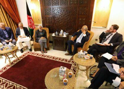 Govt negotiators, Khalilzad discuss acceleration of talks