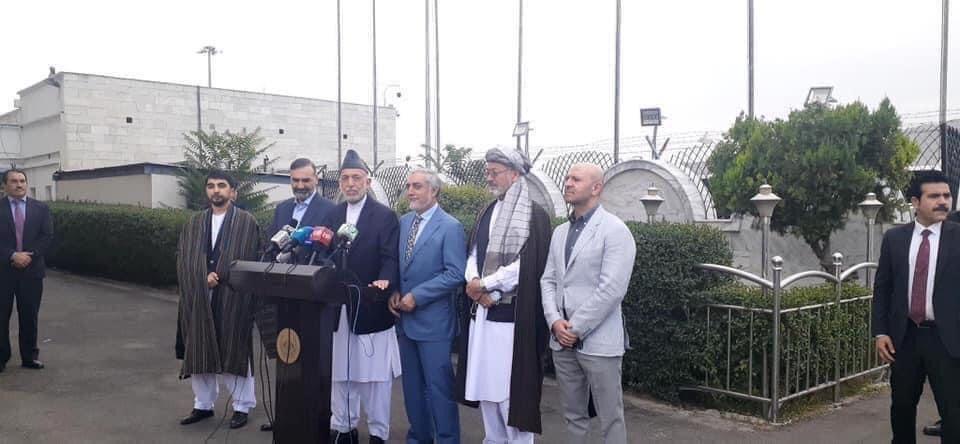 Afghan politicians leave for Doha to hold talks with Taliban