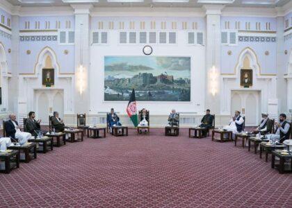 سیاستمداران افغان در حال مشوره ها در باره آخرین طرح خلیلزاد هستند