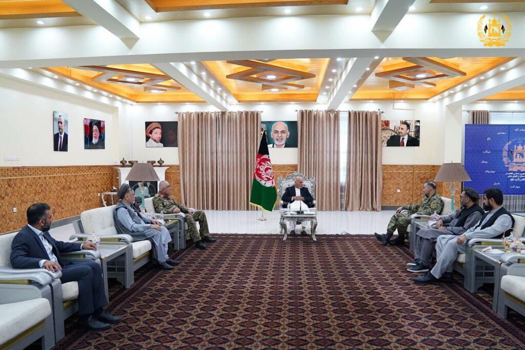 رئیس جمهور غنی با شخصیت های سیاسی و  جهادی در بلخ دیدار کرد