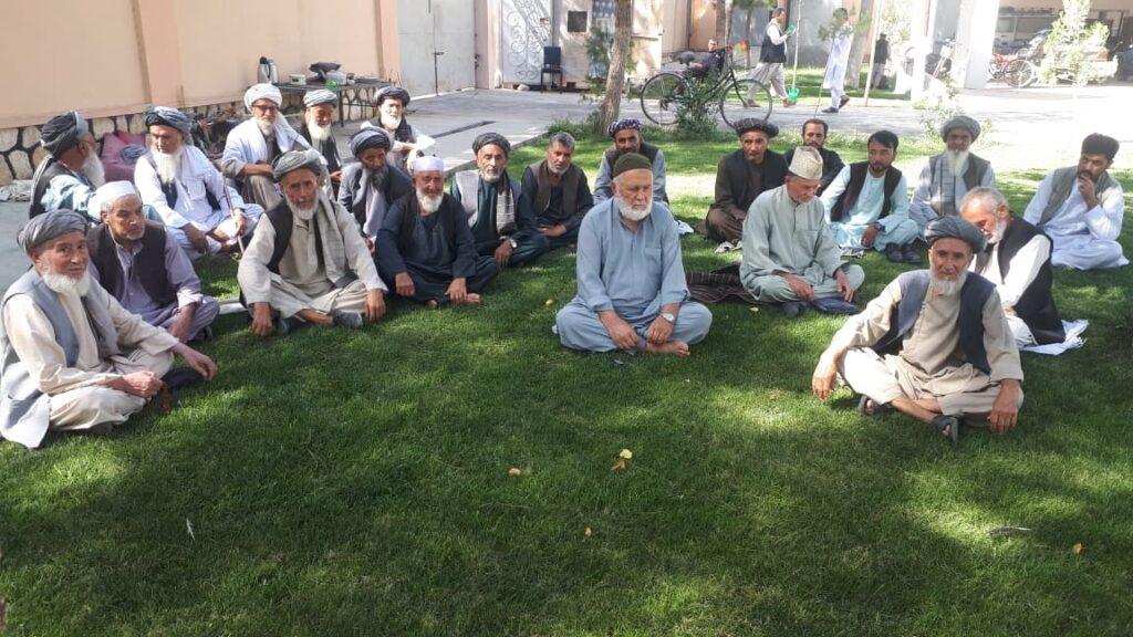 متقاعدین فاریاب: اگر حکومت معاش مارا ندهد به طالبان مراجعه می کنیم