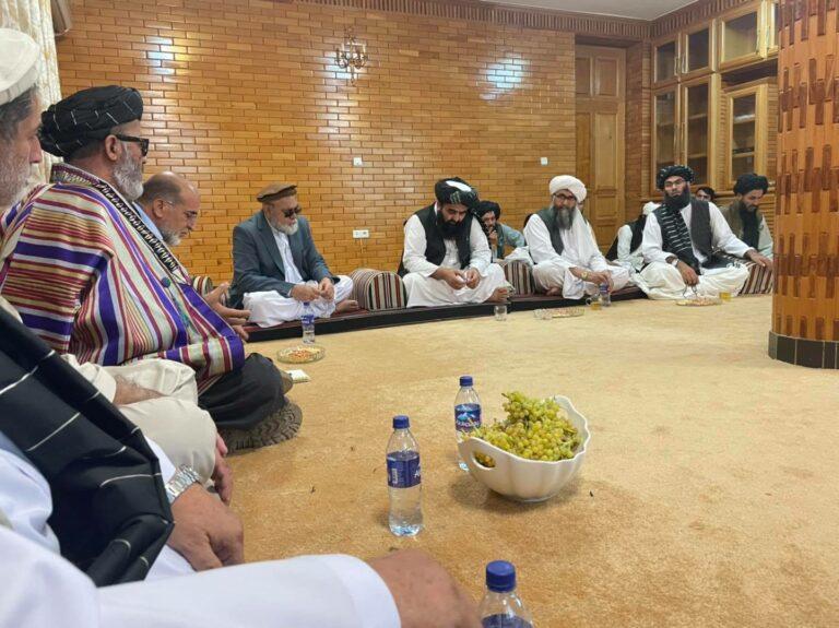 ایزدیار: له طالبانو سره د مقاومت جبهي د پلاوي خبرې ګټورې وې