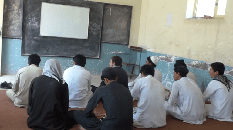 “وسله والو طالبانو تر خپل واک لاندې سيمو کې د ځينو مضمونونو پر تدريس بنديز لګولی”