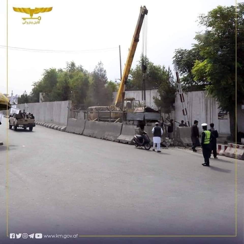“برداشتن دیوارهای کانکریتی از شهر کابل امیدهای ما را به امنیت پایدار بیشتر کرده است”