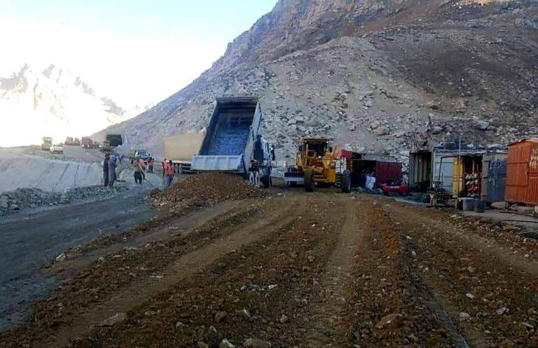 Cargo truck traffic on Salang highway suspended