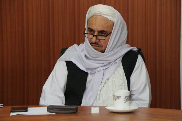 حقانی: از فارغان مکاتب در ۲۰ سال گذشته، هیچ توقعی نمی رود