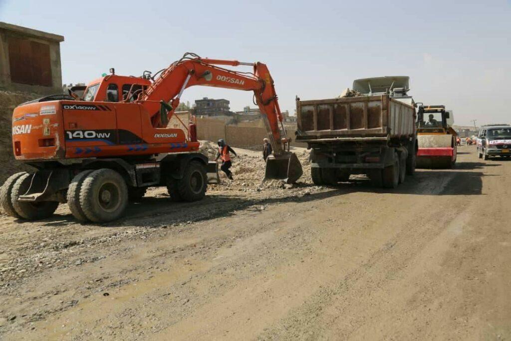 د کابل- میدان ښار سړک بيارغول کيږي