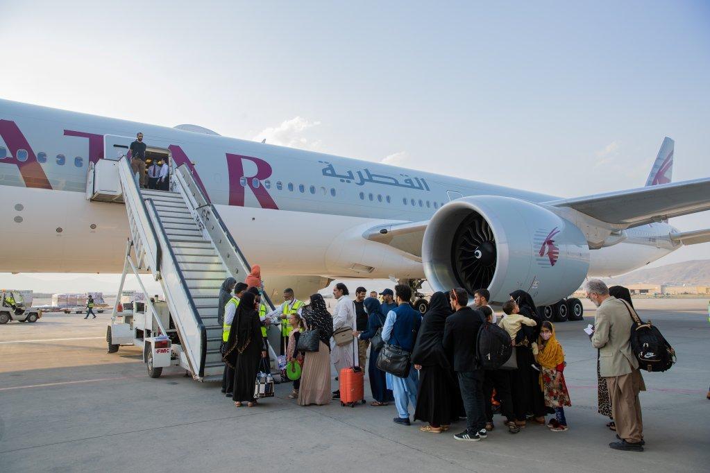 وزارت خارجۀ قطر: صدها تن از میدان هوایی کابل منتقل شدند
