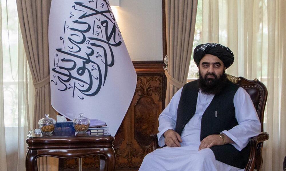 یک هیئت حکومت افغانستان به ریاست امیرخان متقی به پاکستان سفر می کند