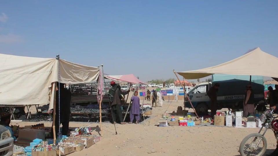 هلمند کې د جمعې ورځو ځانګړو بازارونو کې په خپلسرې توګه درمل پلورل کېږي